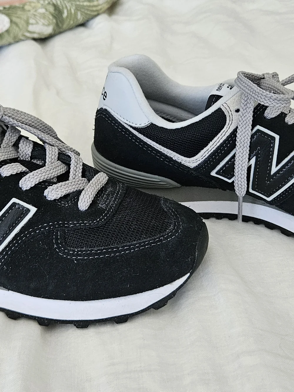 Womens New Balance Black & White 574 Retro Runner Size 8.5 Excellent Condition - Picture 5 of 6